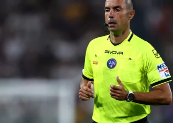 Dupla de árbitros recusa apitar jogos do Napoli: “Quando cometia…”
