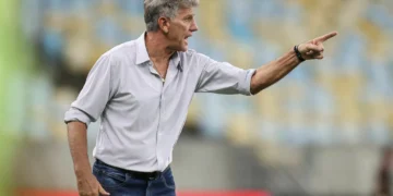 No “adeus” ao Nabizão, Bragantino vence Cruzeiro com erro de Cássio