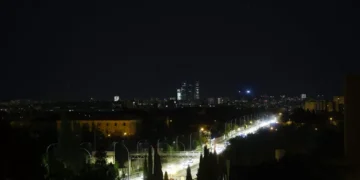 Governo espanhol declara estado de emergência após apagão geral