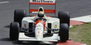 Capacete de Ayrton Senna vendido por valor estratosférico