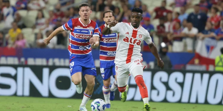 Atlético-MG arranca empate com Vitória no Brasileirão após gol no fim