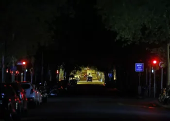 Apagão na Península Ibérica: energia volta progressivamente a Espanha e Portugal