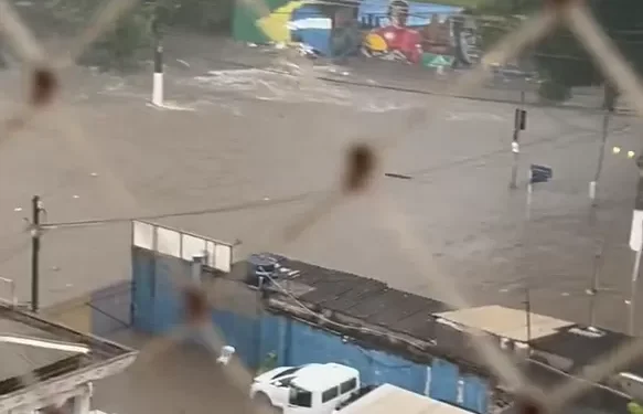 Chuva forte deixa mais de 50 mil imóveis sem luz na Grande São Paulo