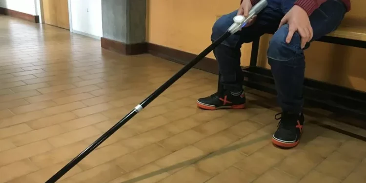 Sistema de inteligência artificial ajuda navegação e orientação de pessoas cegas