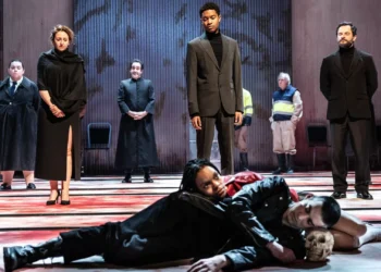 Teatro São João mostra o que se passa no reino da Dinamarca