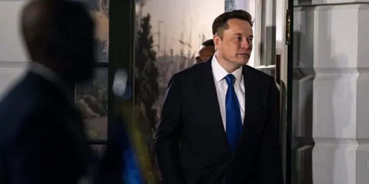 Putin elogia Musk e o compara ao pai do programa espacial soviético
