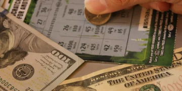 “Felicidade”. Homem sem-abrigo ganha 1 milhão de dólares em raspadinha