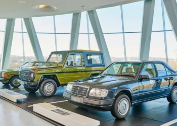 Táxi português com 1,9 milhões de km continua a fazer sucesso em museu