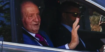Juan Carlos I apresenta queixa inédita por injúrias contra histórico político espanhol