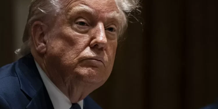 EUA não vão abandonar tarifas contra a China a menos que país dê algo em troca, diz Trump