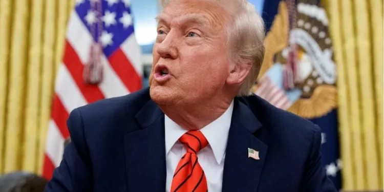 Trump processa o Maine por permitir que atletas trans disputem em esportes femininos