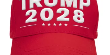 Bonés com lema ‘Trump 2028’ já estão à venda em loja virtual do presidente americano