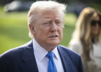 Trump diz aguardar Ucrânia assinar documentos sobre acordo de terras raras