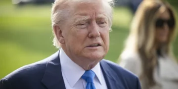 Trump diz aguardar Ucrânia assinar documentos sobre acordo de terras raras