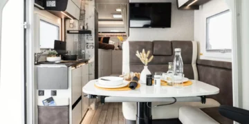 Cozinha, WC e muito luxo. Eis a autocaravana ideal para um plano a dois