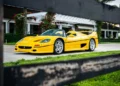 Este Ferrari F50 é único, está à venda e pertenceu a um famoso