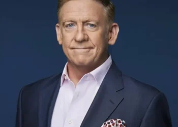 Produtor executivo de ’60 Minutes’ abandona cargo após processo de Trump