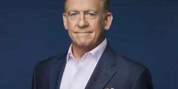 Produtor executivo de ’60 Minutes’ abandona cargo após processo de Trump