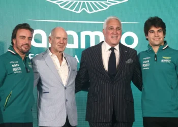 Adrian Newey nem responde a emails na Aston Martin