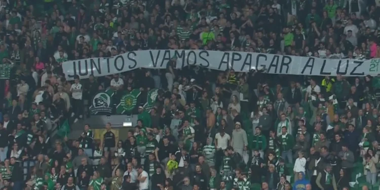 Adeptos do Sporting provocam Benfica com esta mensagem antes do dérbi