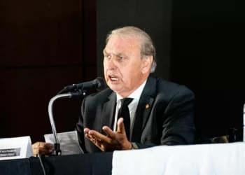 Novo presidente interino do Corinthians faz primeiro discurso; veja