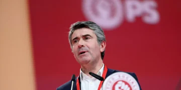 “PS teve resultado muito amargo”. País quer “centralidade de valores”