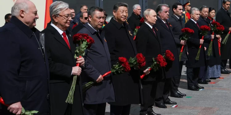 Putin celebra Dia da Vitória com Xi Jinping em Moscovo