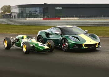 Lotus lança edição exclusiva do Emira e inspirada num campeão de F1