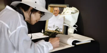 Obra de Caravaggio teve apoio do papa e atrai multidões em Osaka25