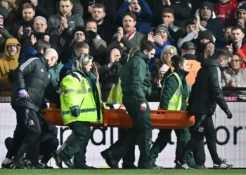 Drama em Inglaterra. Jogador de Espírito Santo colocado em coma induzido