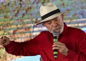 Lula diz que vai anunciar um programa de crédito para reforma de casas
