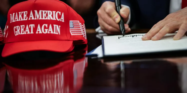 De TACO a FAFO, investidores não param de inventar acrónimos para parodiar Trump