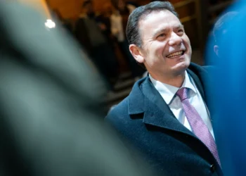 Luís Montenegro defende política de imigração e segurança em Faro