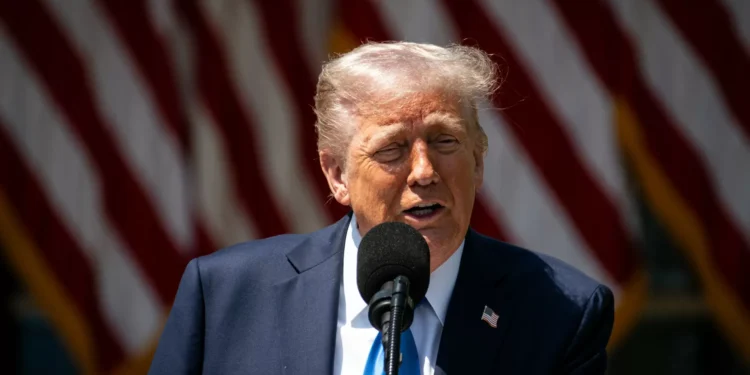 Projeto de orçamento de Trump sobe verbas para Segurança e Defesa