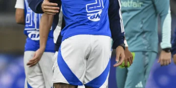 Leonardo Jardim vence com golo de Gabigol mas não foge à eliminação