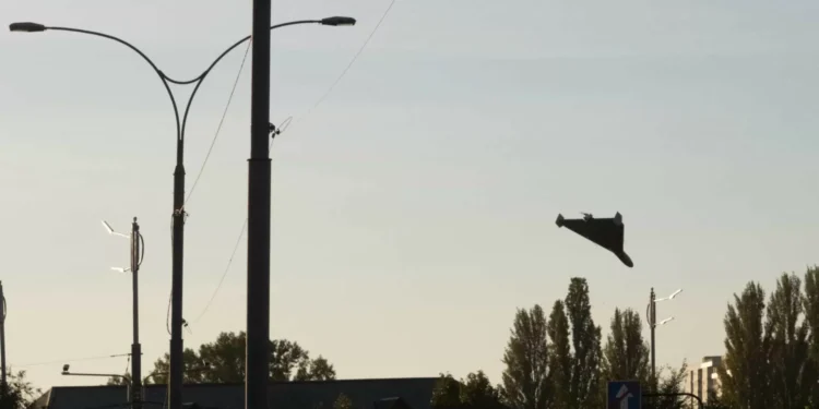 Rússia lança 110 ‘drones’ durante a noite em território ucraniano