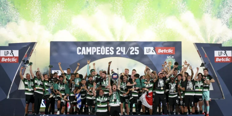Sporting recebido na CM de Lisboa após conquista do bicampeonato