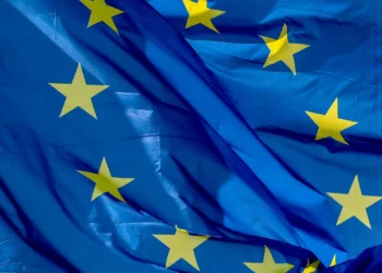 Bruxelas divulga projeções impactadas por tensões comerciais com tarifas