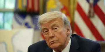 Trump vê economia dos EUA em fase de transição e exige queda da taxa de juros