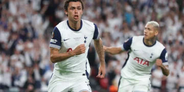 Técnico do Tottenham fez profecia dois anos antes de ganhar título; entenda