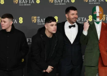 ​Rappers Kneecap investigados por unidade de contraterrorismo