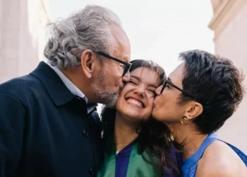 Johnny Massaro desabafa sobre medo ao se assumir: “Não podia falar sobre”