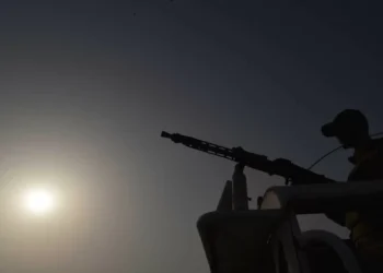 Paquistão encerra espaço aéreo após ataques a “instalações militares”