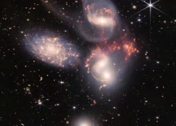 Investigadores confirmam pela primeira vez existência de gelo fora do sistema solar