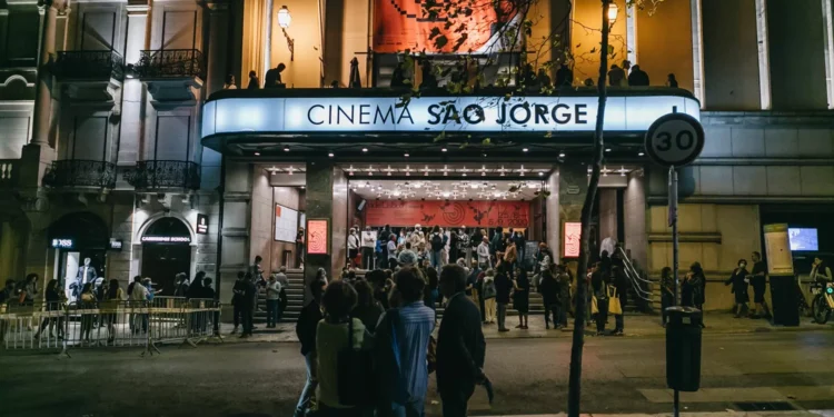 Dezenas assinam carta aberta sobre assédio após IndieLisboa afastar Ico Costa