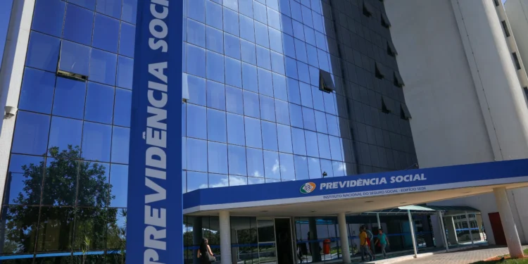 Fraude no INSS: como saber se vou receber devolução de abril? Tire dúvidas