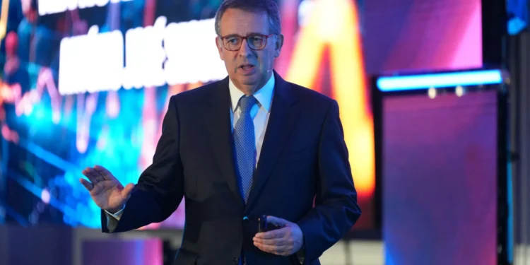 Presidente? “Quero e posso ser candidato. Ainda não sei sei se devo”