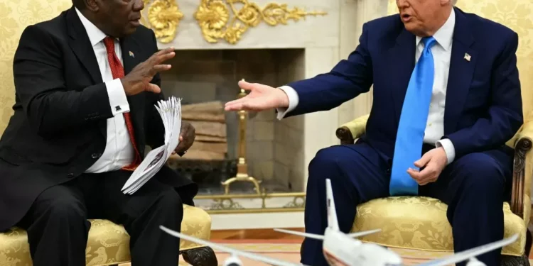 África do Sul rechaça acusações de Trump sobre ‘genocídio’ contra brancos