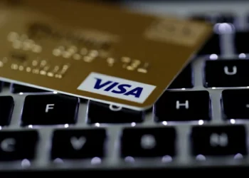Visa anuncia estratégias para comércio com IA e stablecoins em cartões