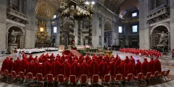 Do pontificado mais longo ao papa mais jovem: relembre os papados ao decorrer dos anos